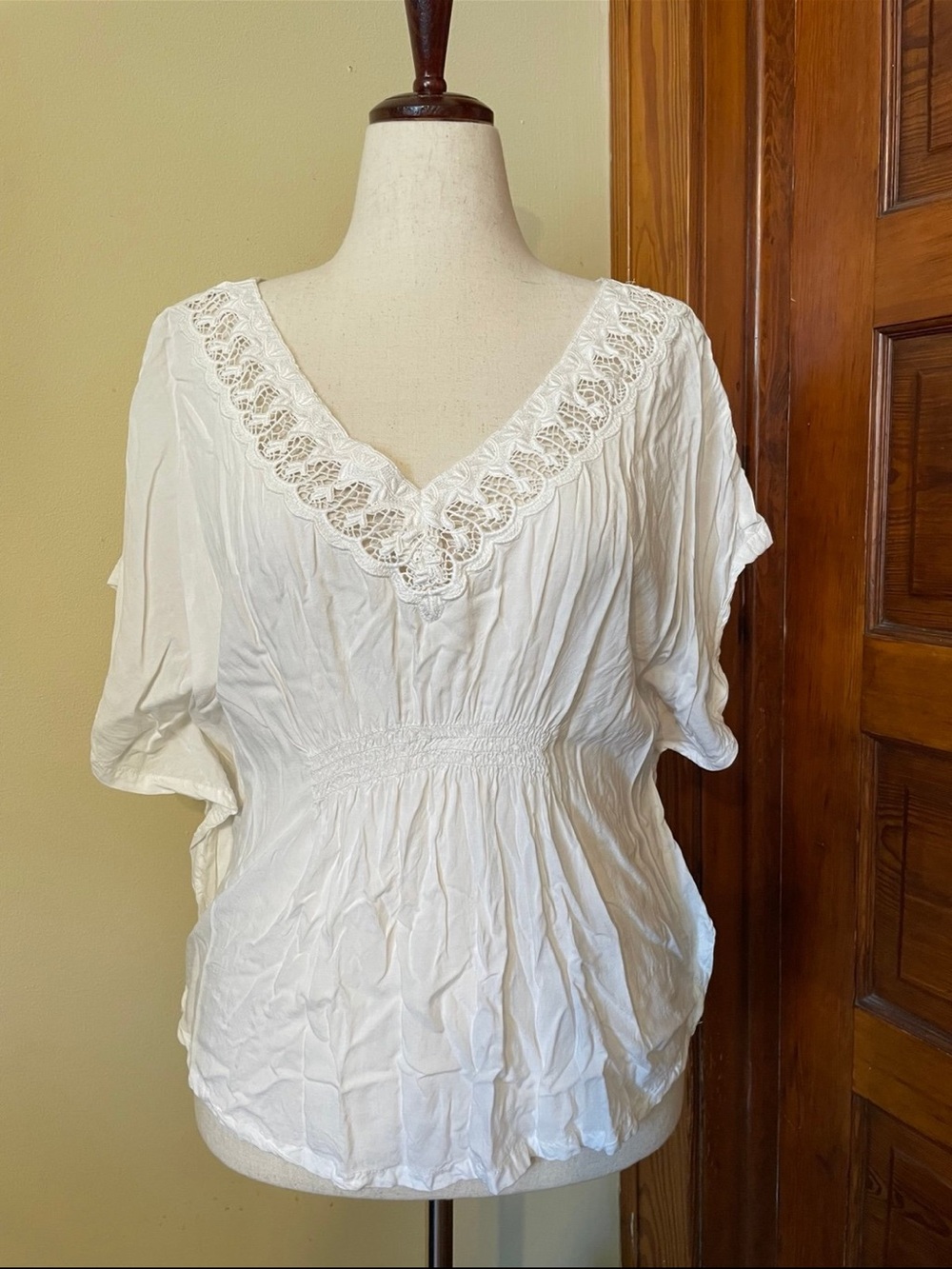 American Eagle Outfitters White V-Neck Lace-Trim Blouse